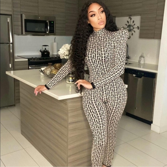 Long sleeve jumpsuit size small. - Picture 3 of 16